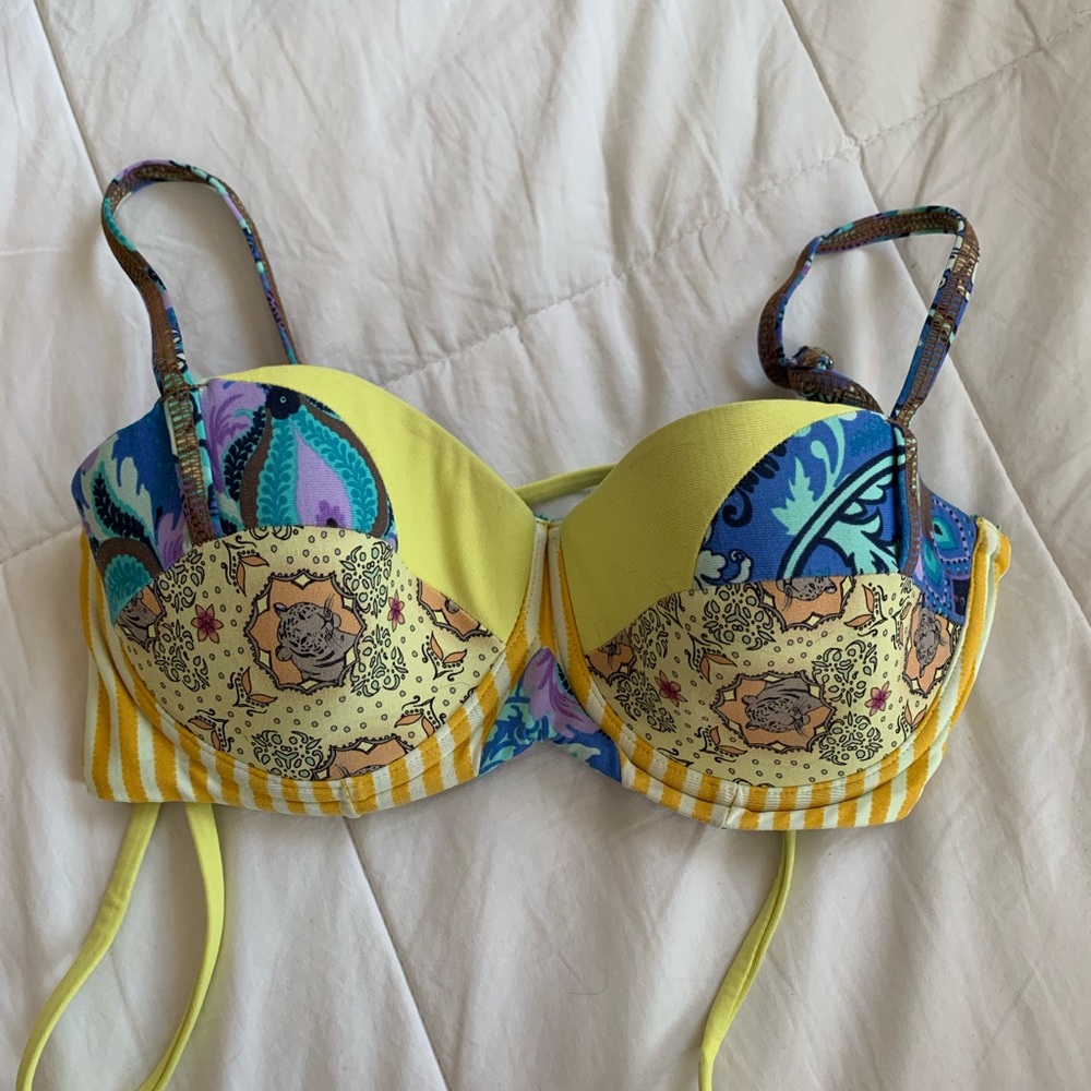 Reversible bikini top